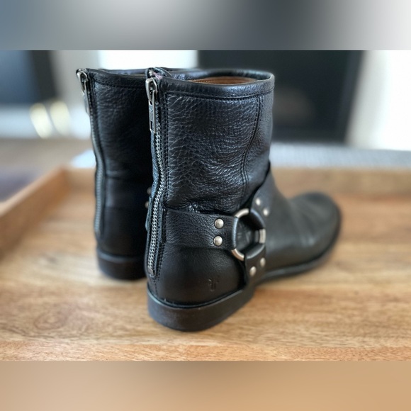 Frye Phillip Harness Boots Size 8 B Womens Black Ankle Zip Motorcycle - Picture 11 of 11